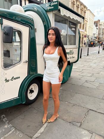 Roxanarosuu page leaked private photo uncensored HD quality