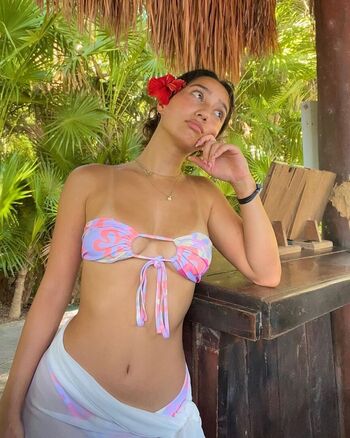 Sabrina pezeshkian page leaked private photo uncensored HD quality