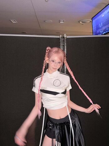 Sakura miyawaki page leaked private photo uncensored HD quality