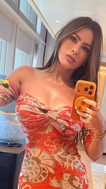 Sofia vergara  page leaked private photo uncensored HD quality