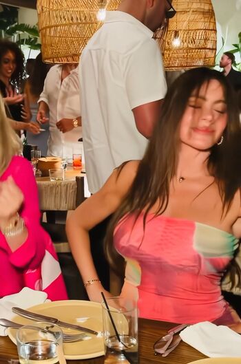 Sofia vergara  page leaked private photo uncensored HD quality