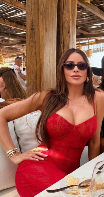 Sofia vergara  page leaked private photo uncensored HD quality