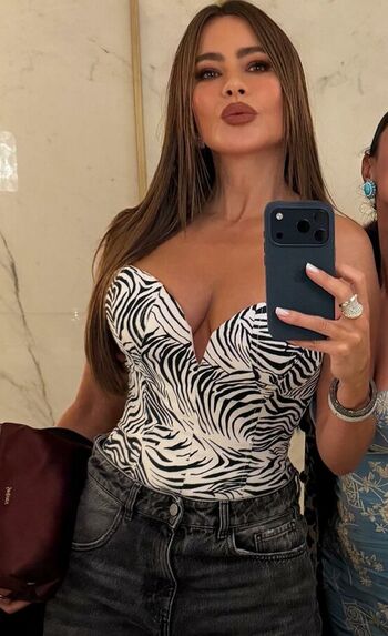 Sofia vergara  page leaked private photo uncensored HD quality