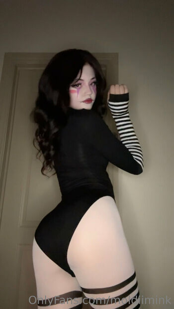 Strawbeariemilkk  page leaked private photo uncensored HD quality