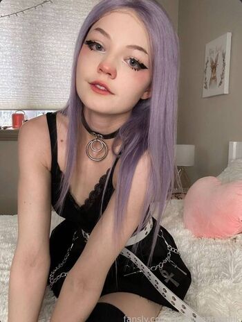 Strawbeariemilkk  page leaked private photo uncensored HD quality
