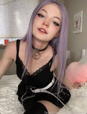 Strawbeariemilkk  page leaked private photo uncensored HD quality
