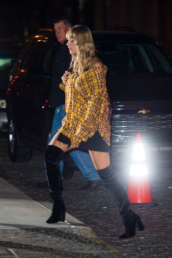 Taylor swift  page leaked private photo uncensored HD quality