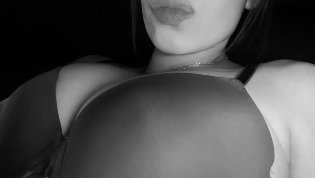 Thinkvaleria leaked private photo uncensored HD quality