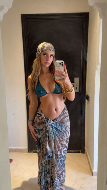Toomuchlucile leaked private photo uncensored HD quality