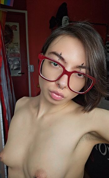 Trxshgxngirl leaked private photo uncensored HD quality