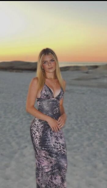 Urcrxzygirl leaked private photo uncensored HD quality