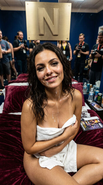 Victoria justice  page leaked private photo uncensored HD quality