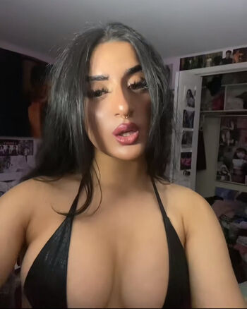Wajeeha khan page leaked private photo uncensored HD quality