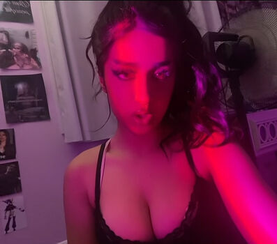 Wajeeha khan page leaked private photo uncensored HD quality