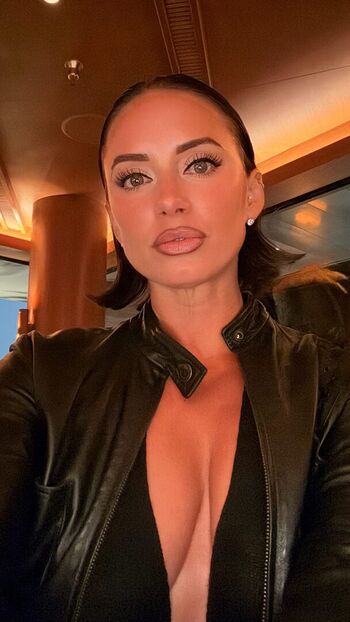 Yesjulz  page leaked private photo uncensored HD quality