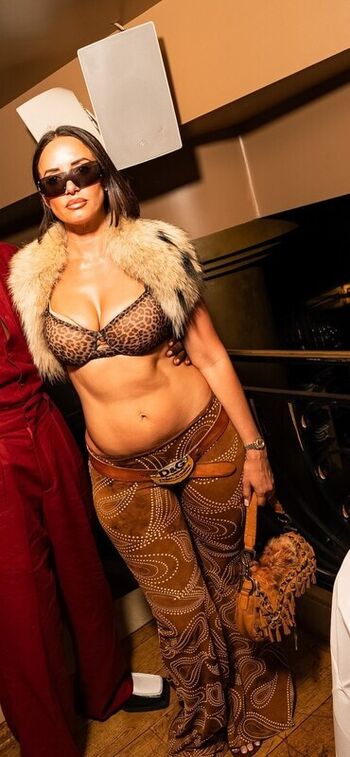 Yesjulz  page leaked private photo uncensored HD quality