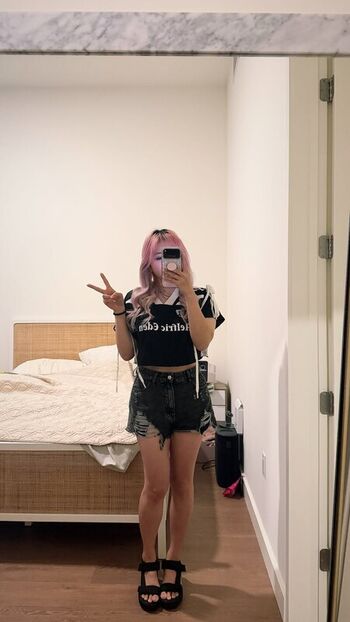 Yvonnie leaked private photo uncensored HD quality