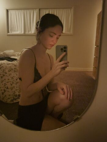 Zoeplzshutup leaked private photo uncensored HD quality
