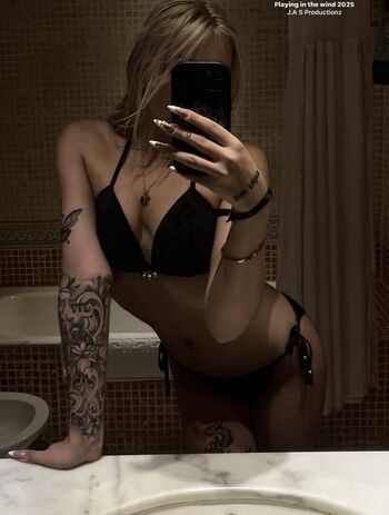Zuzxva leaked private photo uncensored HD quality